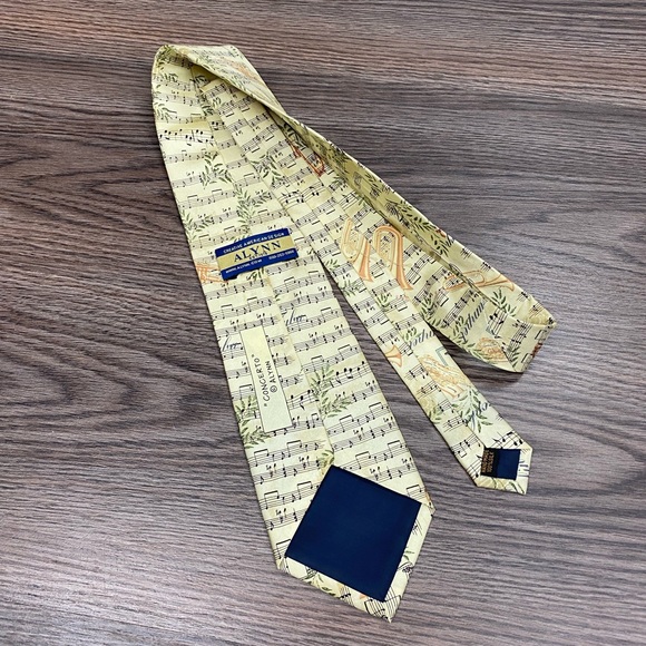 Alynn Concerto Music Pattern Silk Tie - Picture 4 of 5